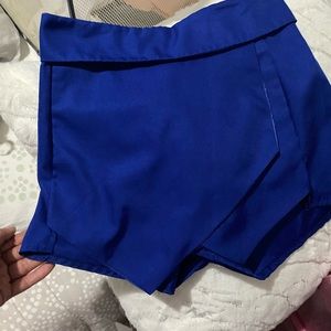 skort blue is very pretty , in love with this skort but is very small for me